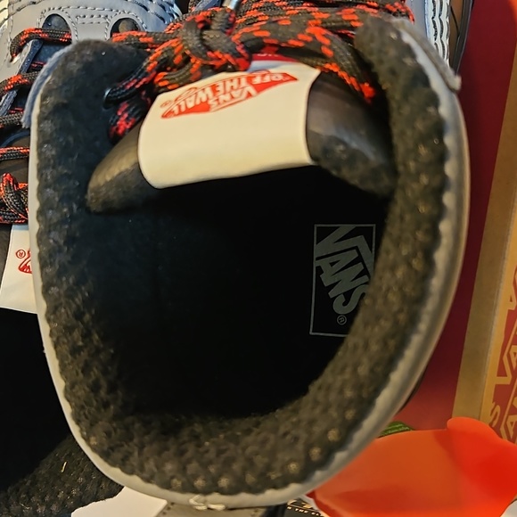 (NWT) MID SNOW MTE VANS BOOTS - Picture 8 of 11